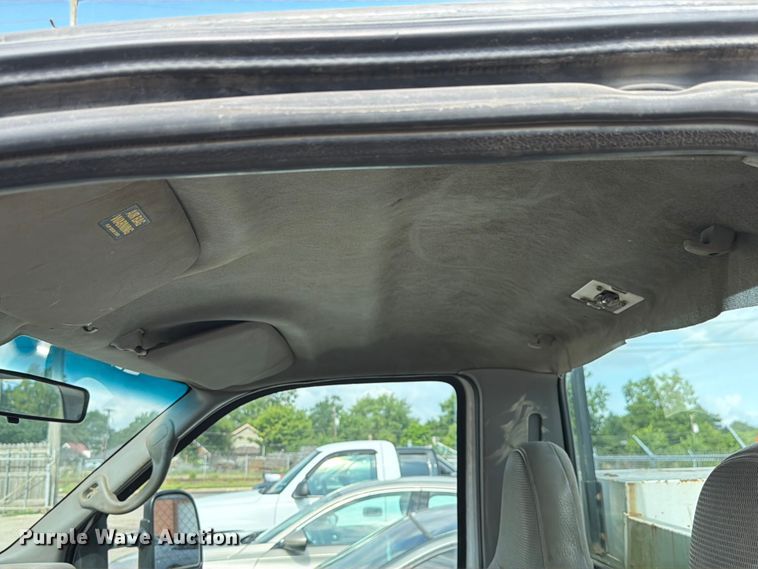 image for item EX4547 2000 Ford F350 Super Duty utility bed pickup truck