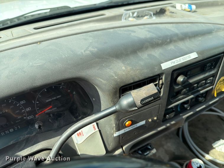image for item EX4547 2000 Ford F350 Super Duty utility bed pickup truck