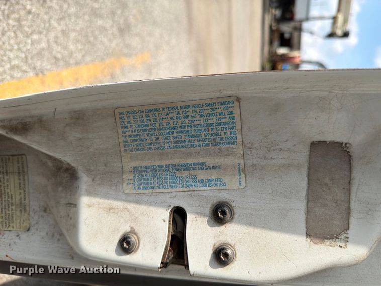image for item EX4547 2000 Ford F350 Super Duty utility bed pickup truck