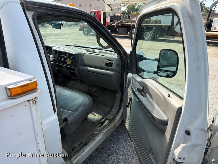 image for item EX4547 2000 Ford F350 Super Duty utility bed pickup truck