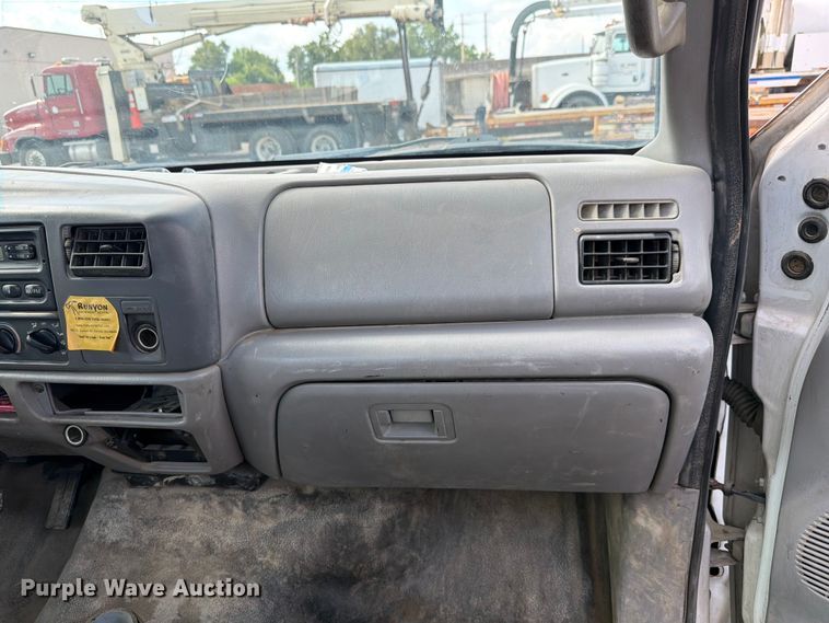 image for item EX4547 2000 Ford F350 Super Duty utility bed pickup truck