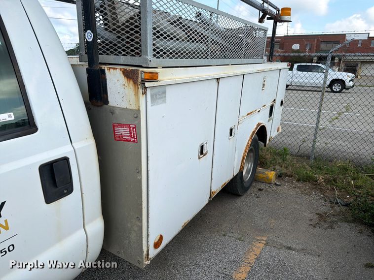 image for item EX4547 2000 Ford F350 Super Duty utility bed pickup truck