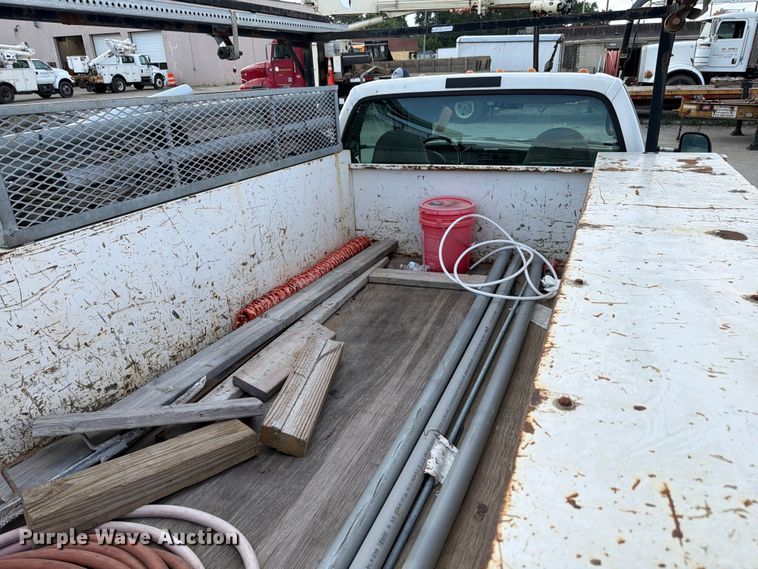 image for item EX4547 2000 Ford F350 Super Duty utility bed pickup truck