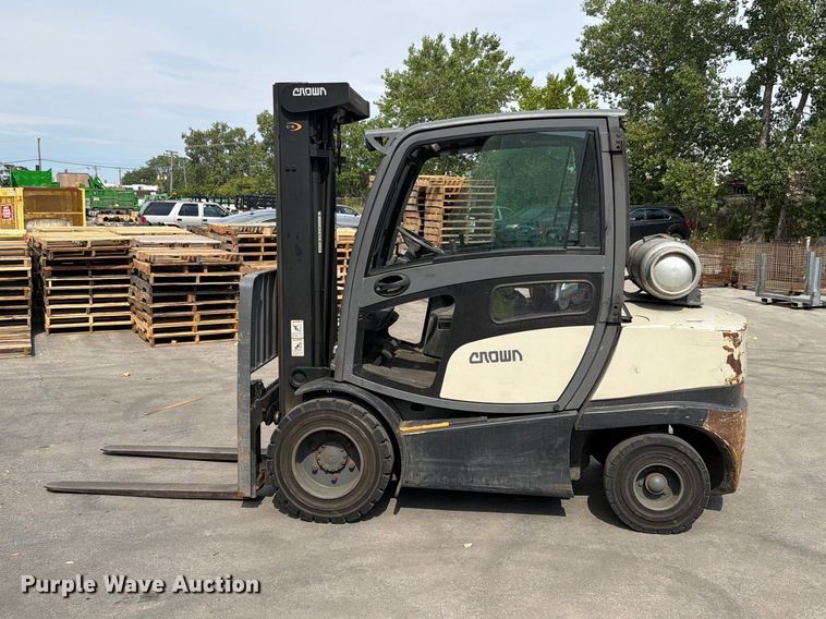 image for item EX4600 2020 Crown C51050-65 forklift