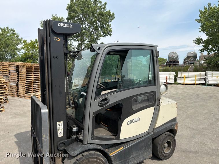 image for item EX4600 2020 Crown C51050-65 forklift