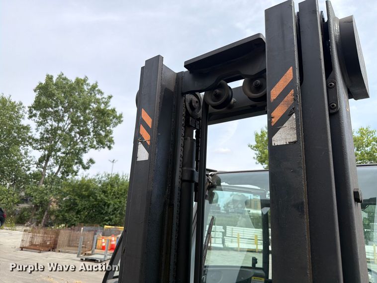 image for item EX4600 2020 Crown C51050-65 forklift