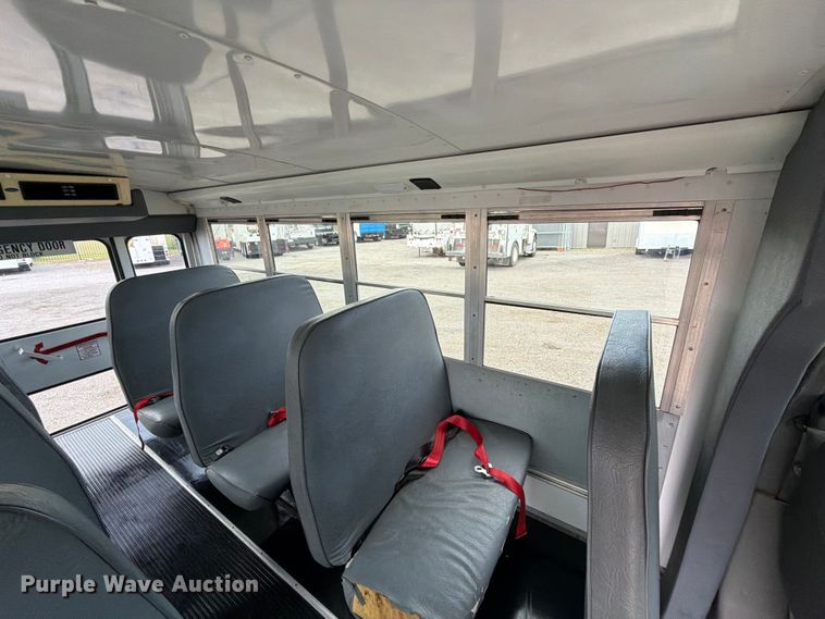 image for item FB4980 2005 Chevrolet Express 3500 shuttle bus