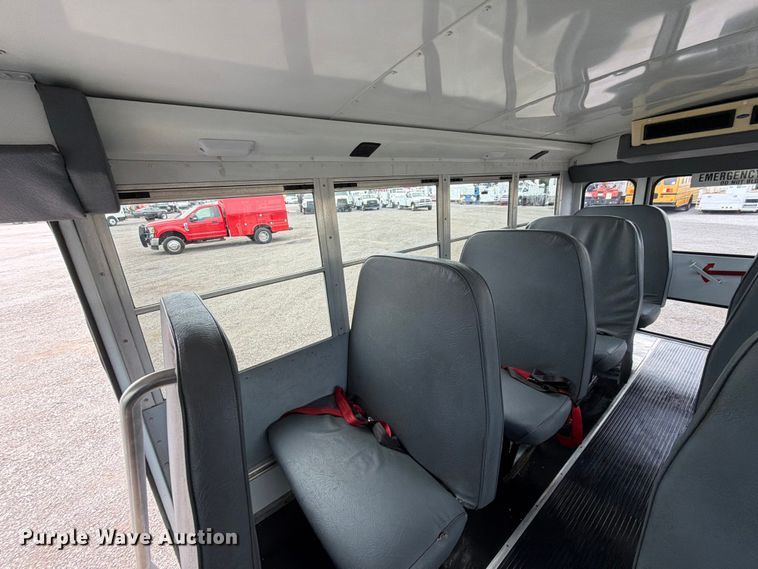 image for item FB4980 2005 Chevrolet Express 3500 shuttle bus