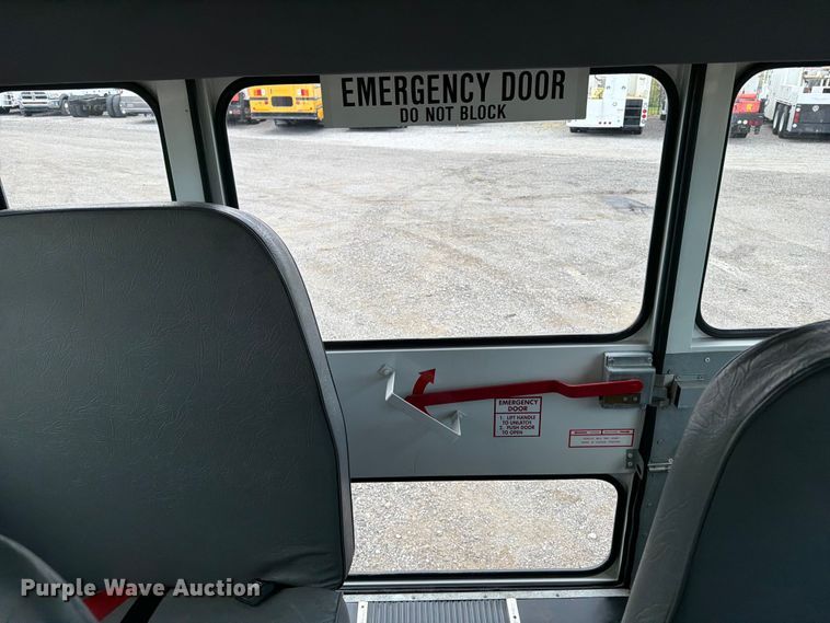 image for item FB4980 2005 Chevrolet Express 3500 shuttle bus