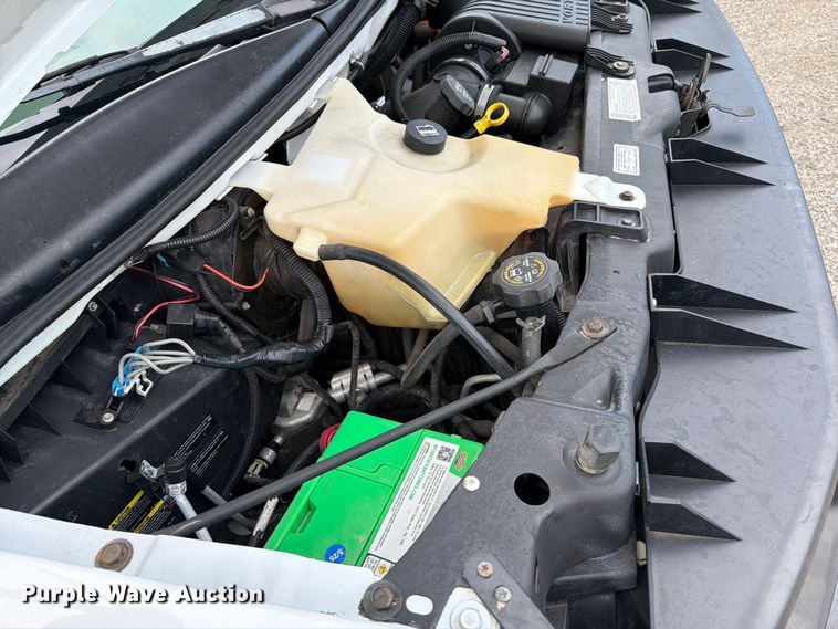 image for item FB4980 2005 Chevrolet Express 3500 shuttle bus
