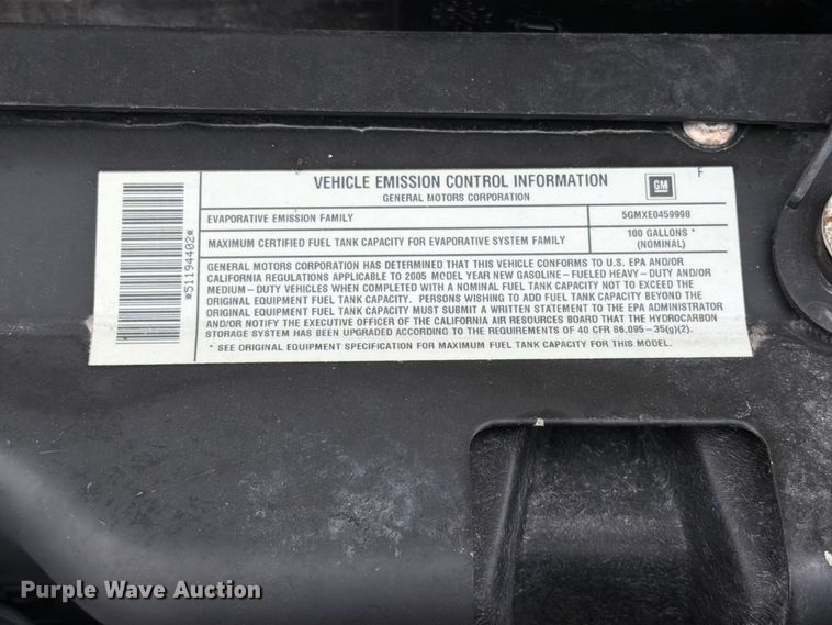 image for item FB4980 2005 Chevrolet Express 3500 shuttle bus