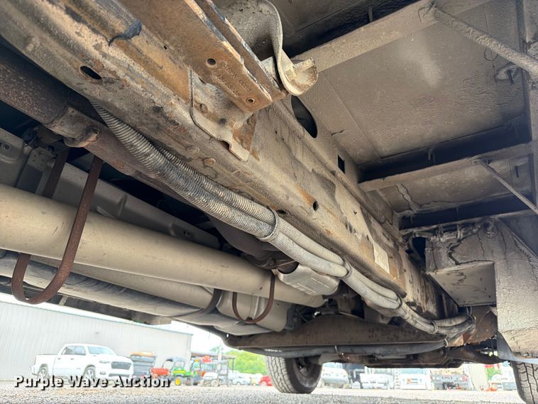 image for item FB4980 2005 Chevrolet Express 3500 shuttle bus