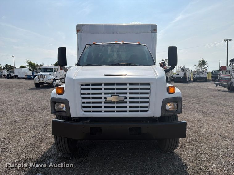 image for item FB4989 2007 Chevrolet C7000 box truck