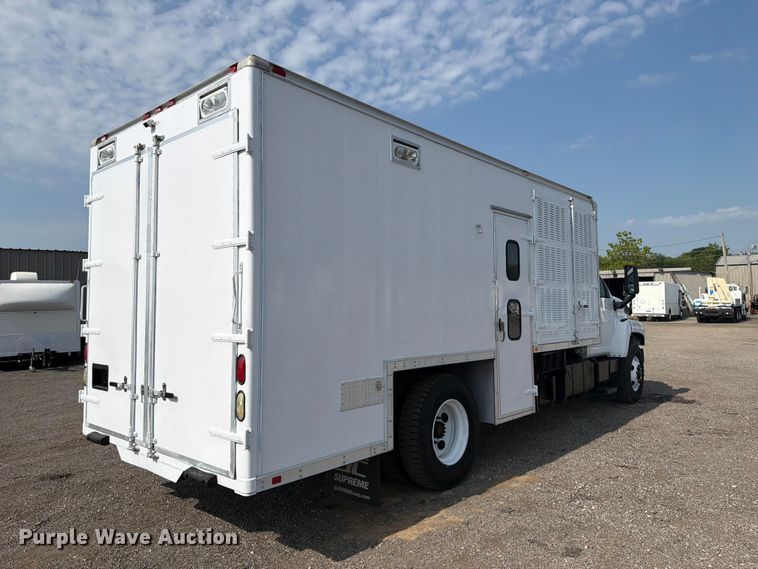 image for item FB4989 2007 Chevrolet C7000 box truck