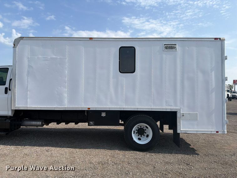 image for item FB4989 2007 Chevrolet C7000 box truck