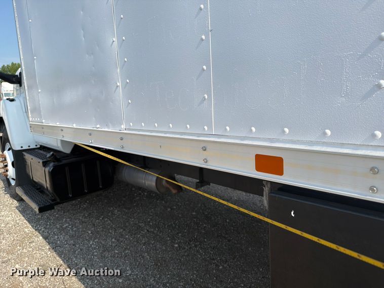 image for item FB4989 2007 Chevrolet C7000 box truck