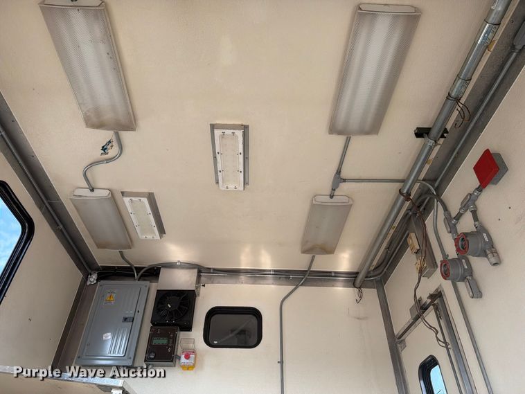 image for item FB4989 2007 Chevrolet C7000 box truck