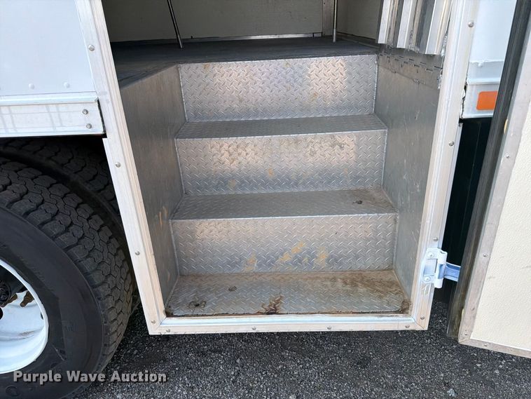 image for item FB4989 2007 Chevrolet C7000 box truck