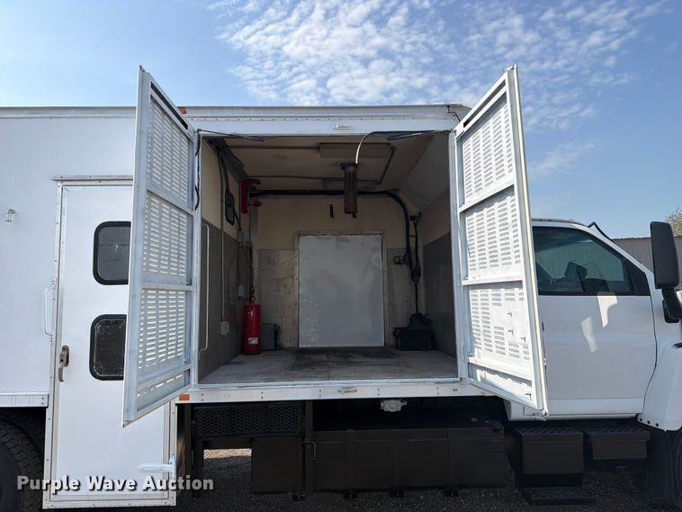 image for item FB4989 2007 Chevrolet C7000 box truck