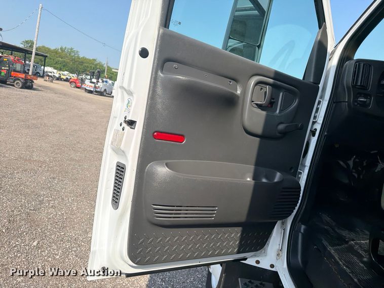 image for item FB4989 2007 Chevrolet C7000 box truck