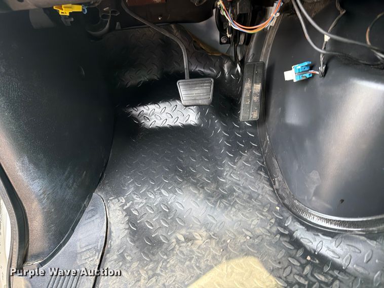 image for item FB4989 2007 Chevrolet C7000 box truck