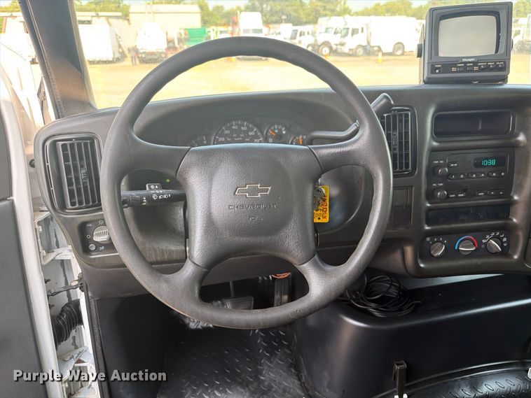 image for item FB4989 2007 Chevrolet C7000 box truck