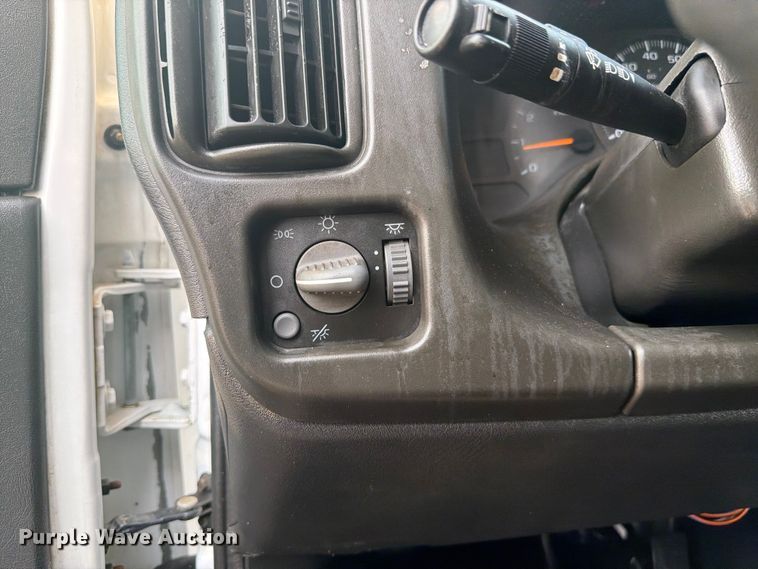 image for item FB4989 2007 Chevrolet C7000 box truck