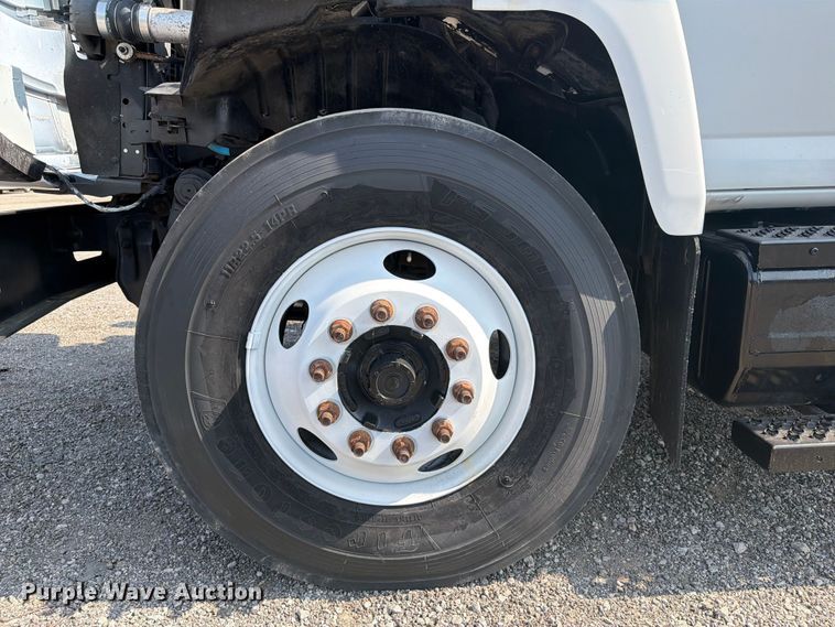 image for item FB4989 2007 Chevrolet C7000 box truck
