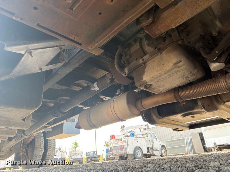 image for item FB4989 2007 Chevrolet C7000 box truck