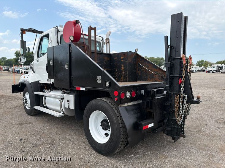 image for item FB4993 2015 Freightliner 114SD toter truck