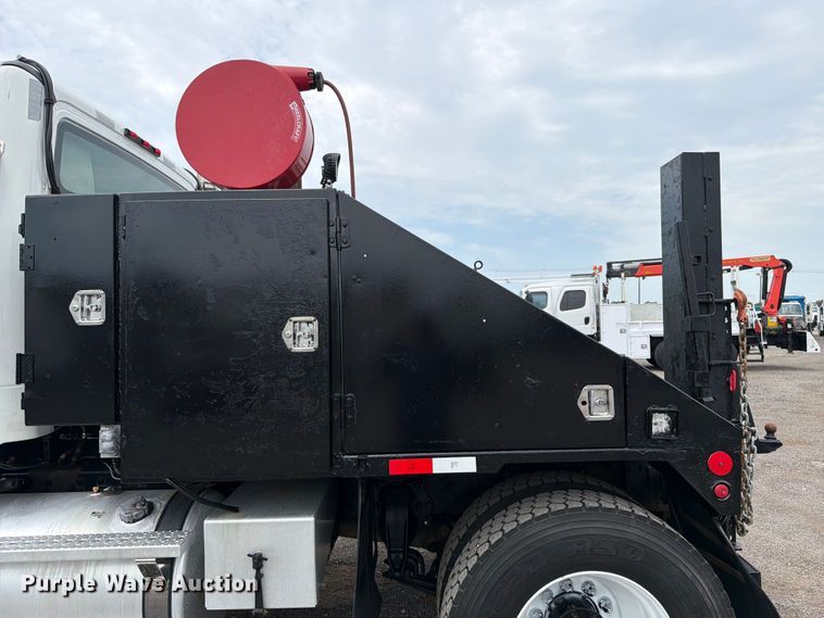 image for item FB4993 2015 Freightliner 114SD toter truck