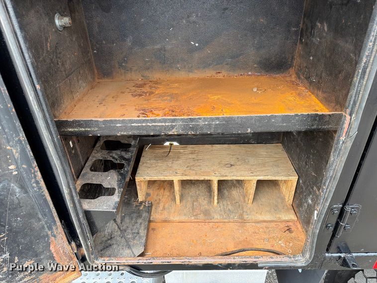 image for item FB4993 2015 Freightliner 114SD toter truck