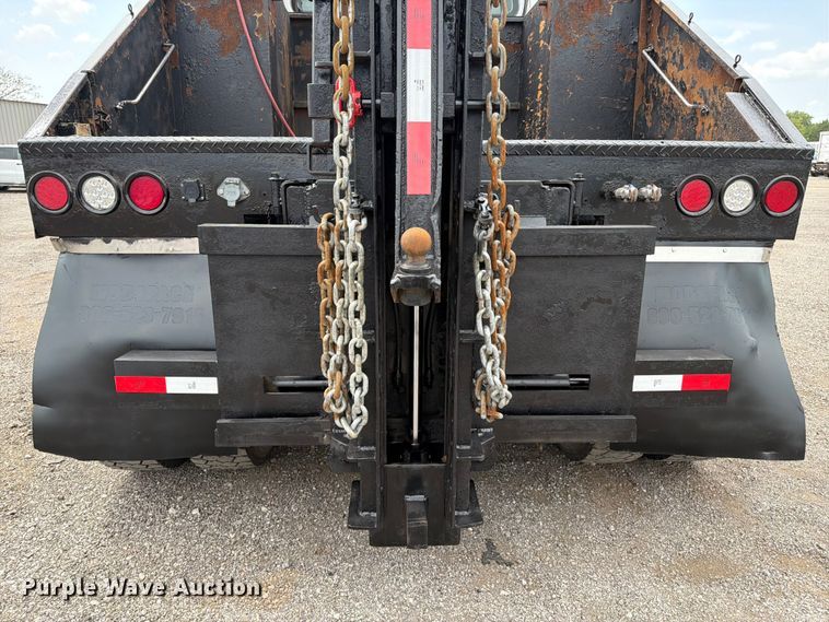 image for item FB4993 2015 Freightliner 114SD toter truck