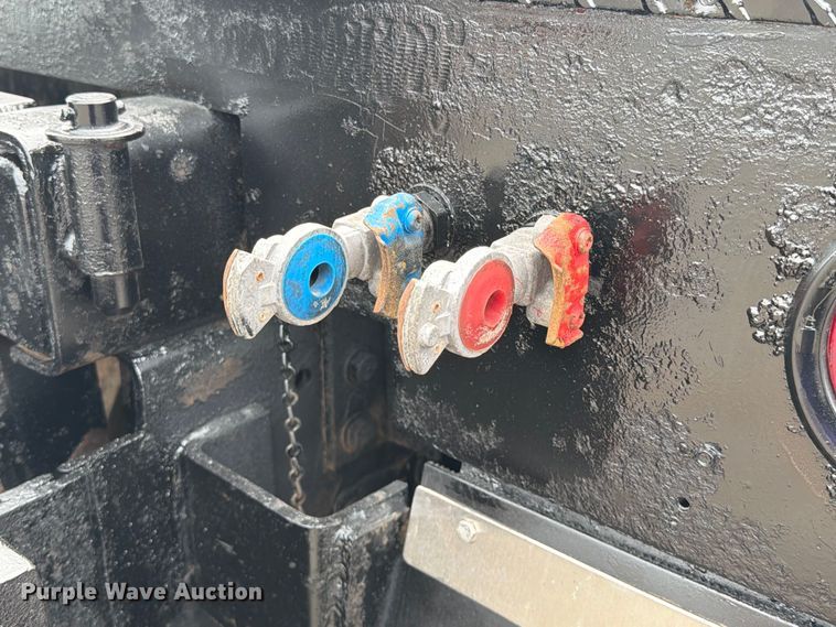 image for item FB4993 2015 Freightliner 114SD toter truck