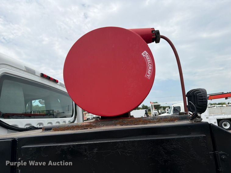 image for item FB4993 2015 Freightliner 114SD toter truck