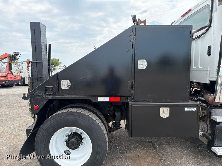 image for item FB4993 2015 Freightliner 114SD toter truck