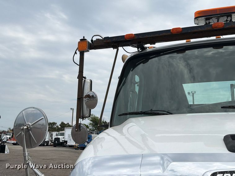 image for item FB4993 2015 Freightliner 114SD toter truck