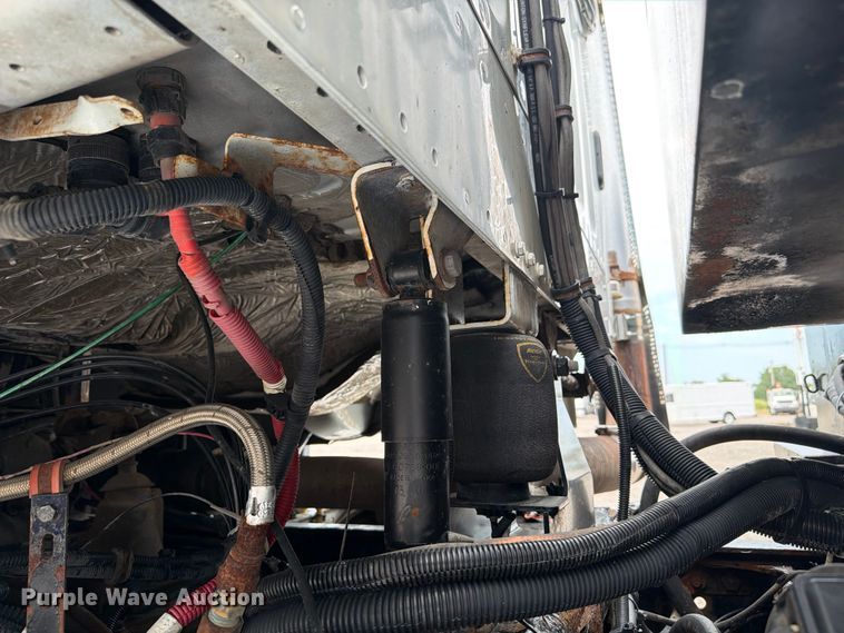 image for item FB4993 2015 Freightliner 114SD toter truck