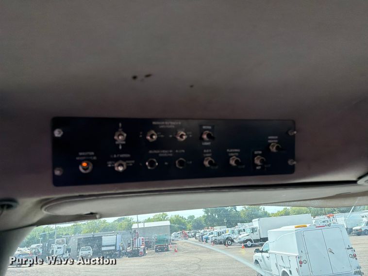 image for item FB4993 2015 Freightliner 114SD toter truck