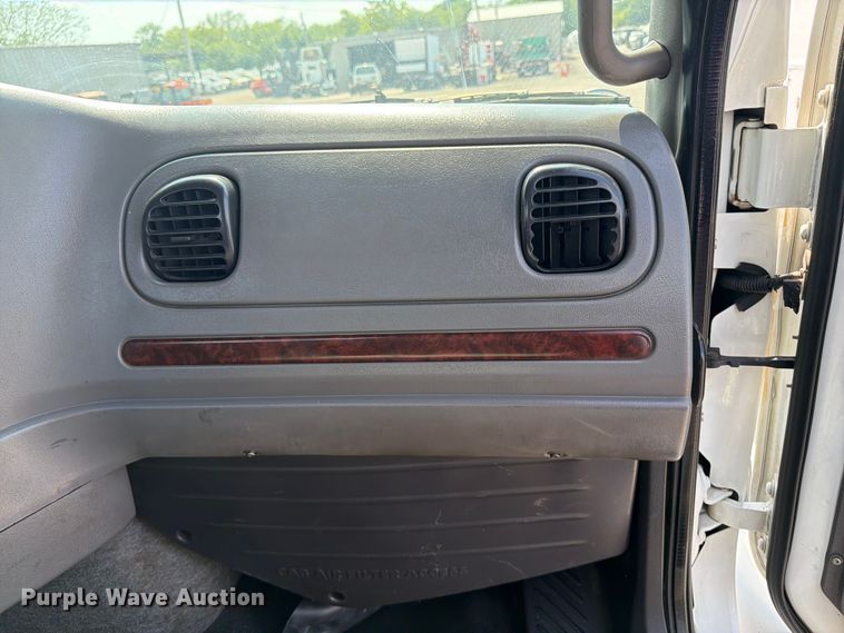 image for item FB4993 2015 Freightliner 114SD toter truck