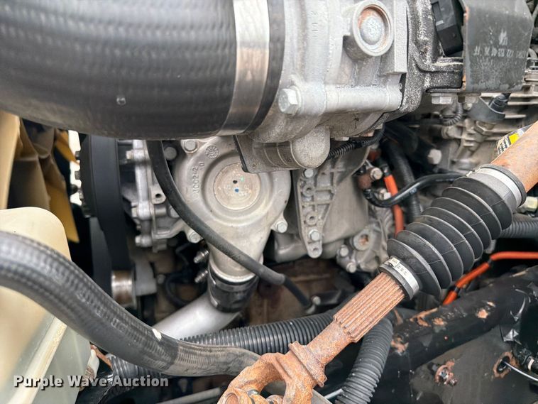 image for item FB4993 2015 Freightliner 114SD toter truck