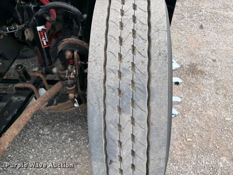 image for item FB4993 2015 Freightliner 114SD toter truck