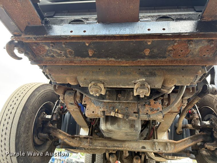 image for item FB4993 2015 Freightliner 114SD toter truck