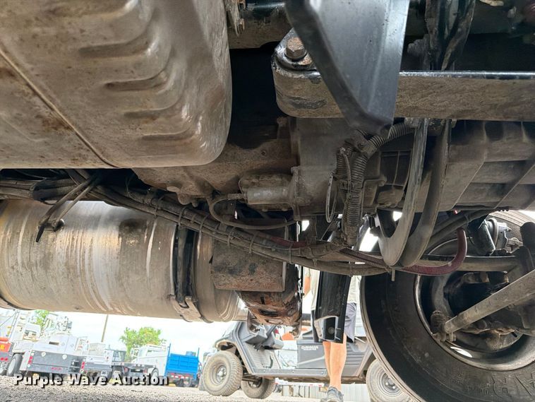 image for item FB4993 2015 Freightliner 114SD toter truck