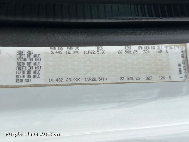 image for item FB4993 2015 Freightliner 114SD toter truck