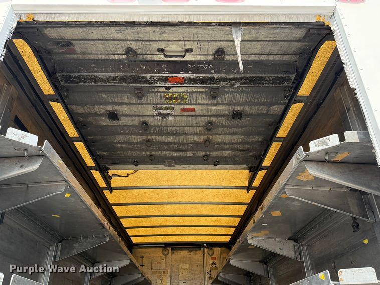 image for item FB4998 2001 Freightliner MT55 delivery truck