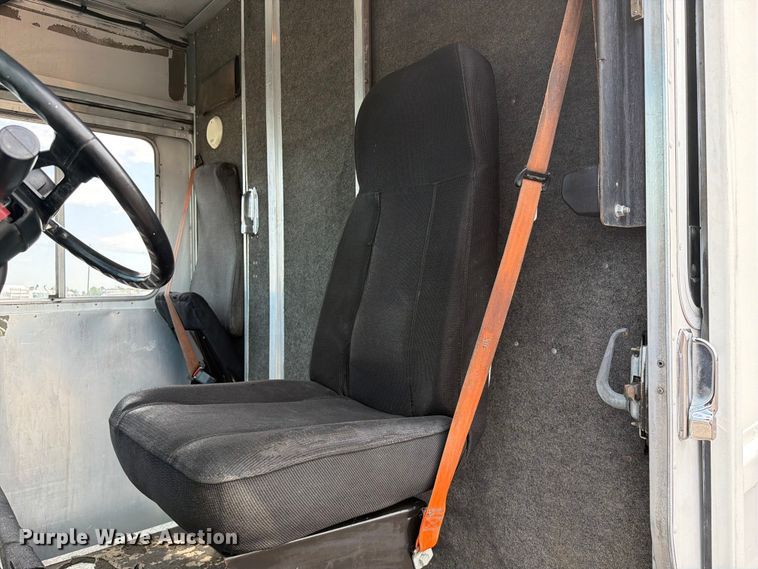 image for item FB4998 2001 Freightliner MT55 delivery truck