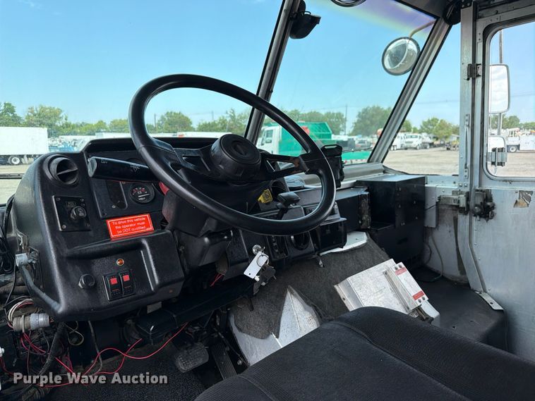 image for item FB4998 2001 Freightliner MT55 delivery truck