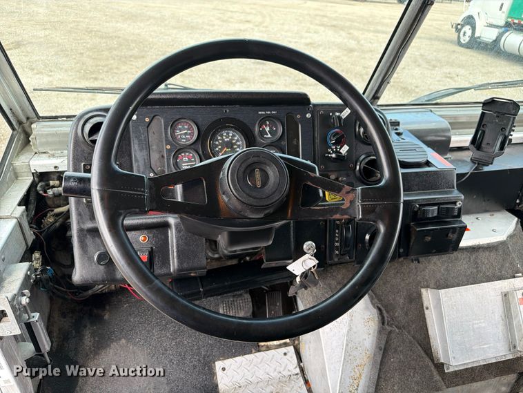 image for item FB4998 2001 Freightliner MT55 delivery truck