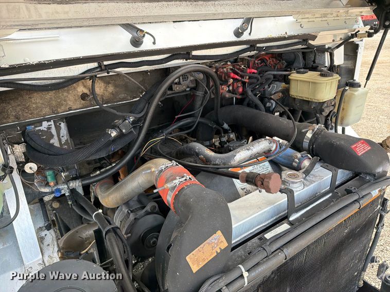 image for item FB4998 2001 Freightliner MT55 delivery truck
